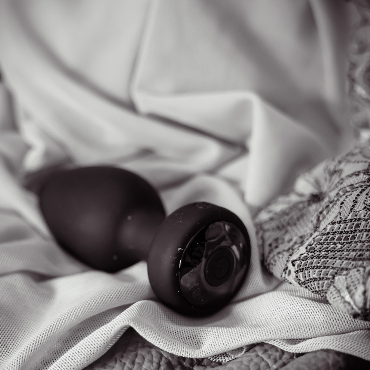 Mbn0017 Scarlette Vibrating Butt Plug